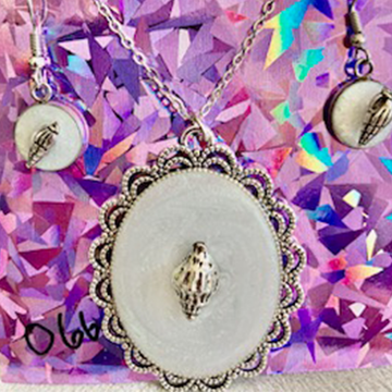 Silver Seashell Cameo Resin Jewelry Set (066)